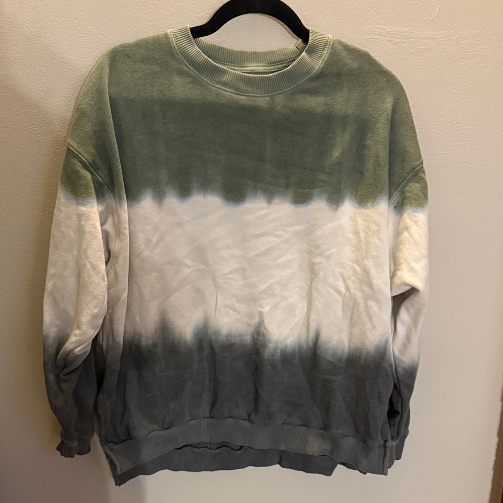 American Eagle Outfitters Green and White Crewneck Sweater